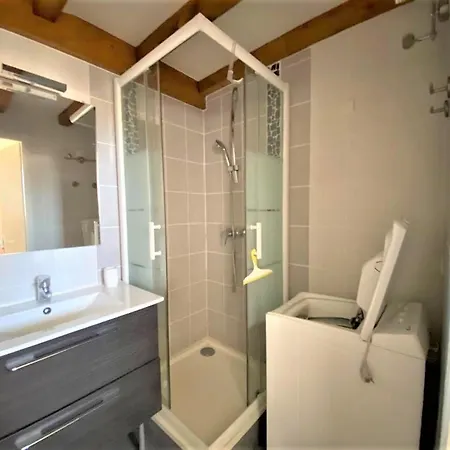 Lumineux Avec Balcon, Proche Plages Et Commerces, Parking Privatif, Pour 6 Personnes - Fr-1-494-193